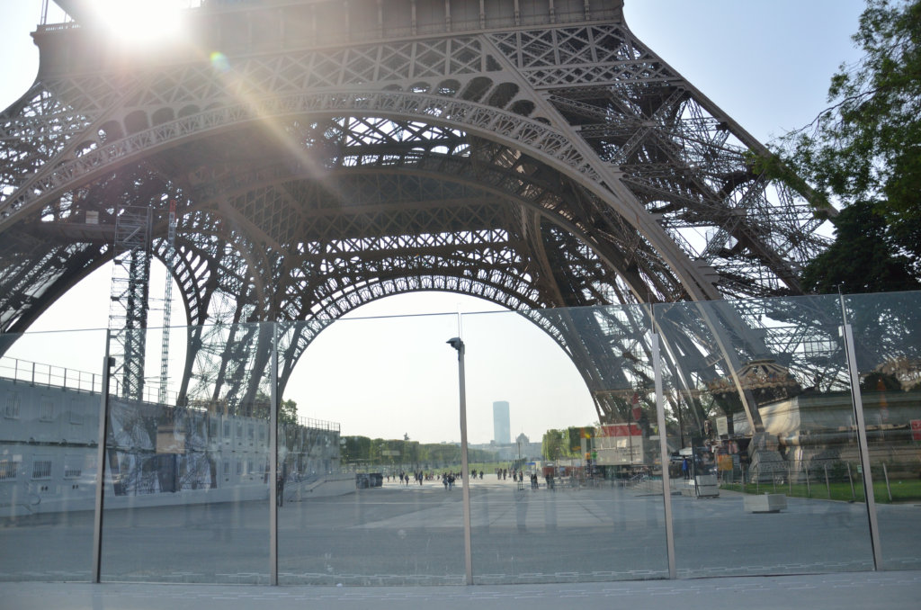 Protech Securit - Bulletproof Glass Wall with recessed plinths @ Eiffel Tower