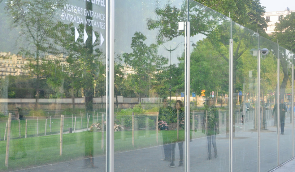 Bulletproof Glass Wall with recessed plinths @ Eiffel Tower