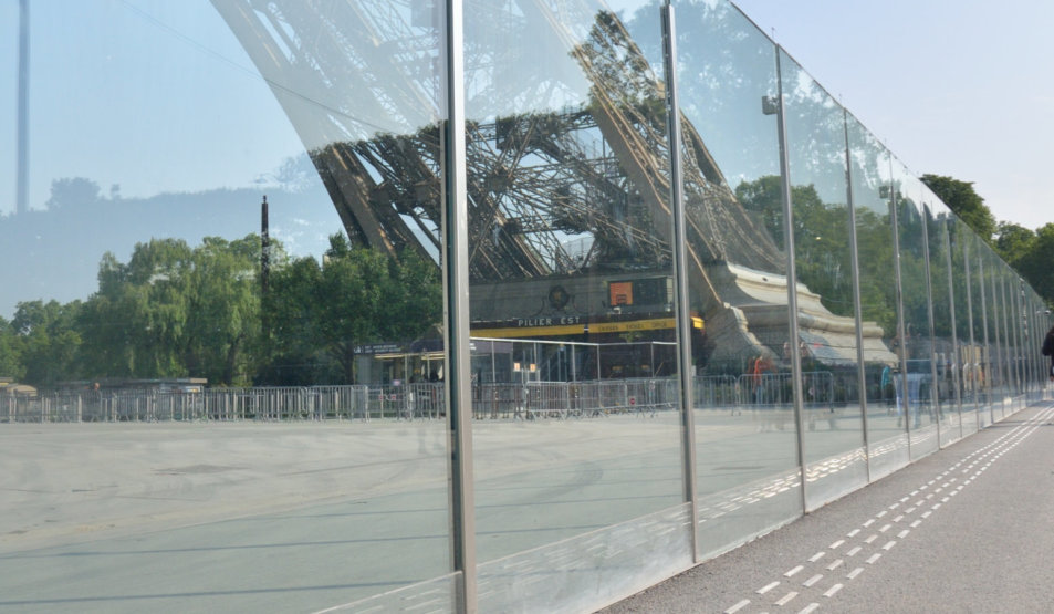 Protech Securit - Bulletproof Glass Wall with recessed plinths @ Eiffel Tower