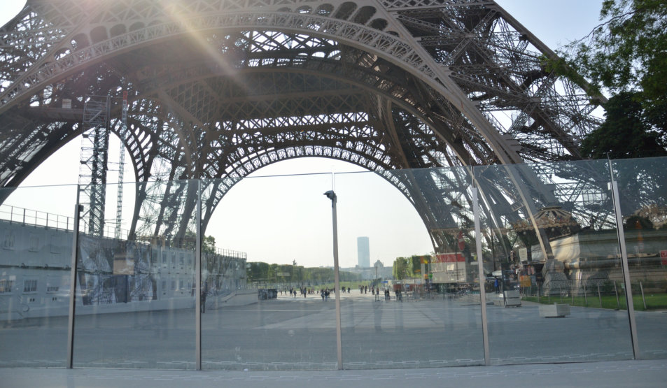 Protech Securit - Bulletproof Glass Wall with recessed plinths @ Eiffel Tower